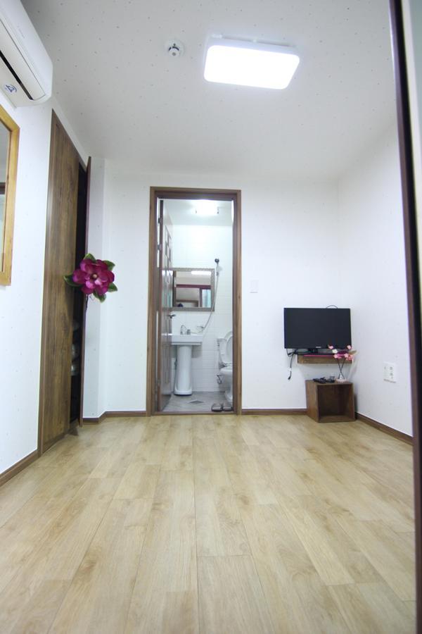 Eunhaengro 86.2 Hotel Чонджу Екстериор снимка